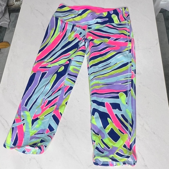 Lilly Pulitzer cropped luxletic leggings soft and comfortable - Picture 2 of 3